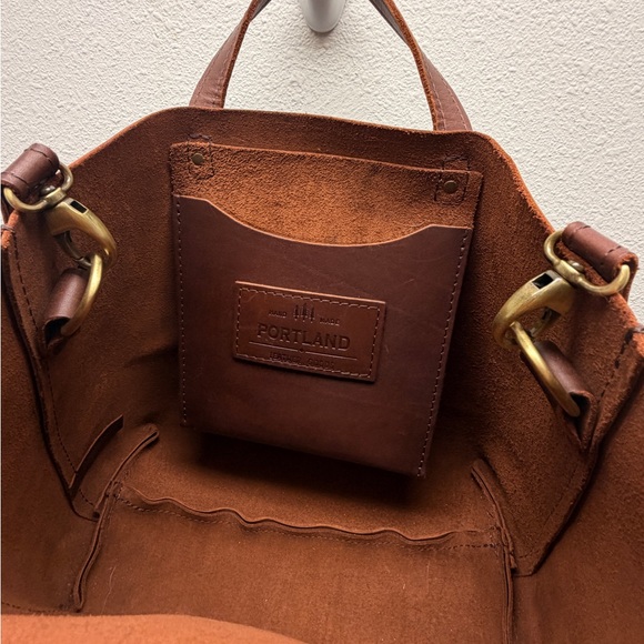 Portland Leather Rich Brown Tote - Picture 4 of 4